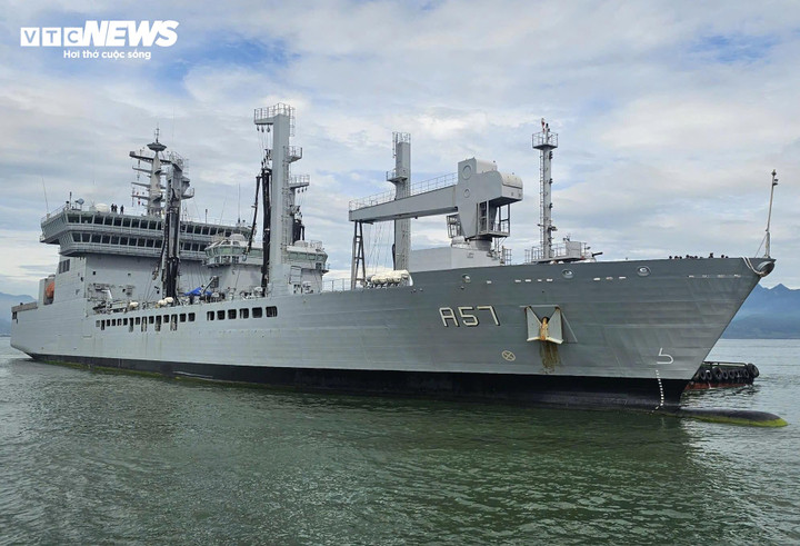 Tàu Hải quân Ấn Độ cập cảng Tiên Sa, bắt đầu chuyến thăm hữu nghị Đà Nẵng