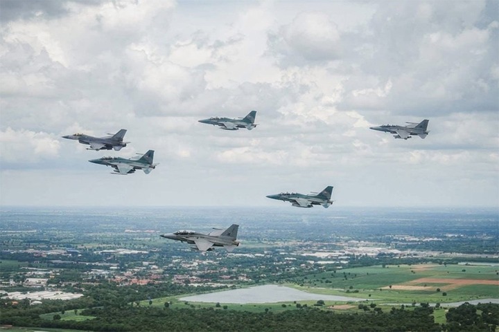 Các máy bay F-16.