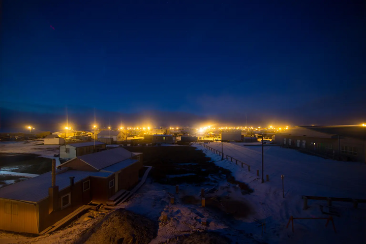 Tại thành phố Utqiagvik, 65 ngày không được nhìn thấy mặt trời. (Ảnh: Alamy Stock Photo)