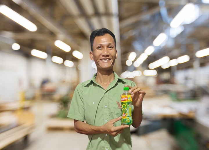 Nguyễn Xuân Trung , chủ nhân của giải Nhất trị giá 100 triệu đồng nhờ uống Trà Xanh Không Độ. (Ảnh: NVCC)