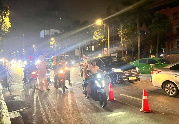 Cảnh sát giao thông Bắc Ninh ra quân xử lý vi phạm.