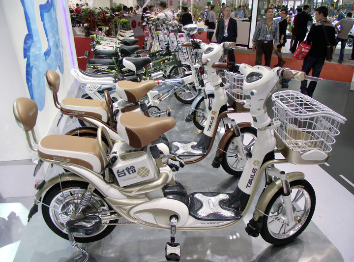 Trung Quốc chuẩn hóa an toàn xe đạp điện trên quy mô toàn quốc từ 1/9 tới. (Ảnh: China Daily)