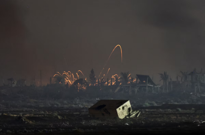Một vụ nổ ở biên giới Israel-Gaza ngày 24/7. (Ảnh: Reuters)