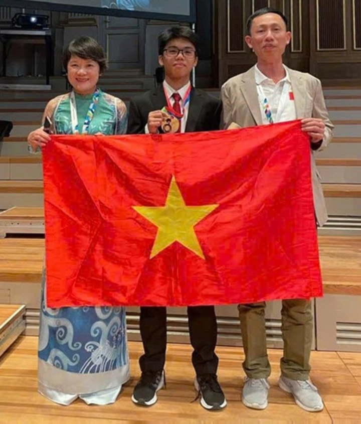 Em Nguyễn Kim Giang giành huy chương vàng Olympic Hóa học quốc tế năm 2025. (Ảnh: NTCC)