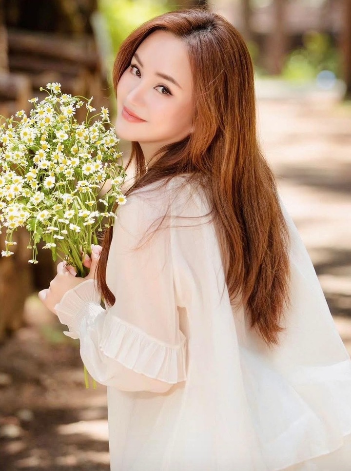 Vy Oanh là khách mời trong đêm nhạc tiếp theo của Jimmii Nguyễn.