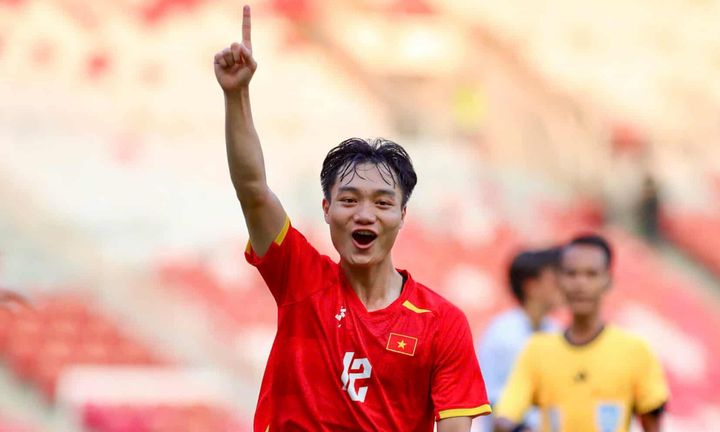 Xuân Bắc ghi bàn quyết định đưa U23 Việt Nam vào chung kết.