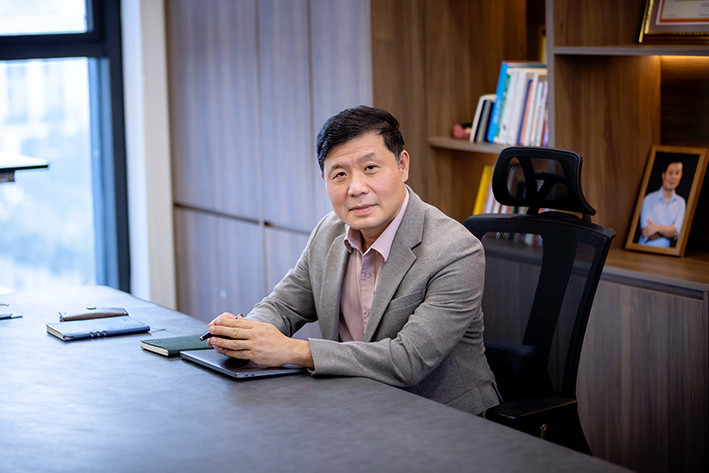 Giáo sư Vũ Hà Văn, nhà đồng sáng lập GeneStory chia sẻ công nghệ tiên tiến giúp các nhà khoa học của hôm nay có thể báo đáp công lao của những chiến sĩ đã hy sinh vì đất nước.