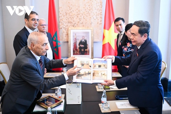 Chủ tịch Quốc hội Trần Thanh Mẫn và Chủ tịch Hội hữu nghị Marocco - Việt Nam.
