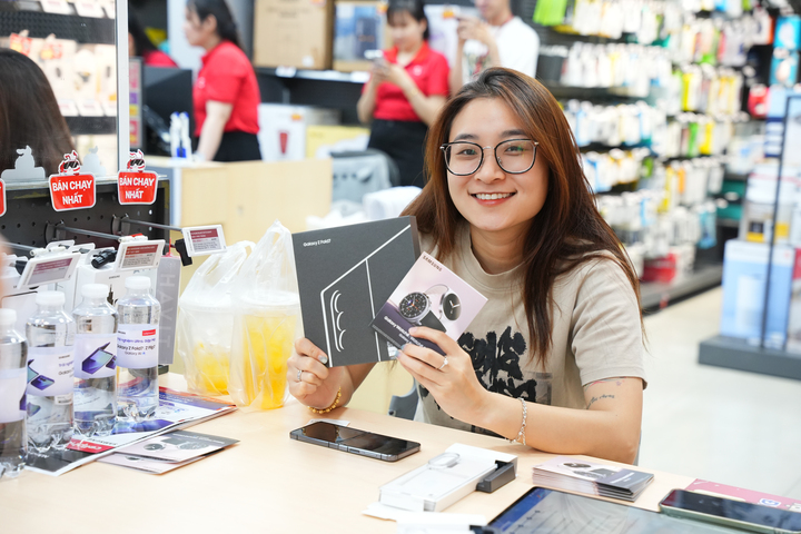 Galaxy Z Fold7 và Z Flip7 mở bán sớm, tăng trưởng 20%