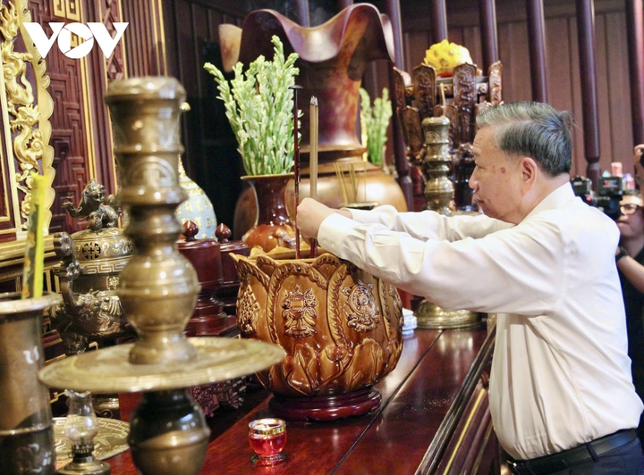 Tổng Bí thư Tô Lâm dâng hương tưởng niệm các anh hùng, liệt sỹ tại Điện Biên - 2