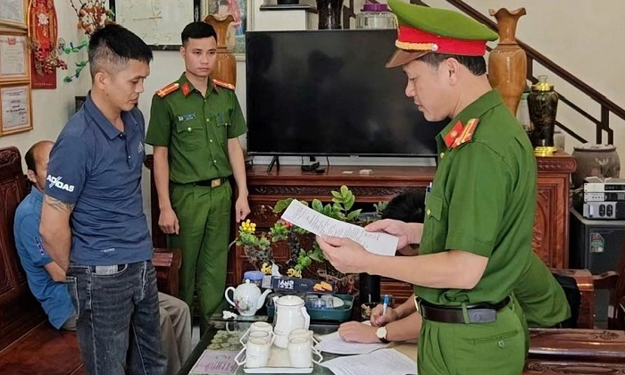 Cơ quan điều tra đọc lệnh bắt bị can Lâm Văn Chung