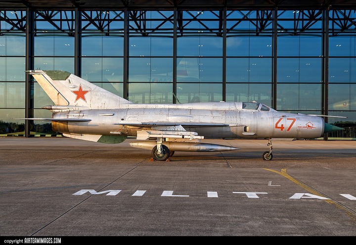 Máy bay MiG-21. Ảnh AirTeamImages