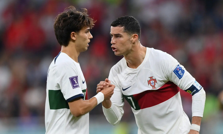 Cristiano Ronaldo thuyết phục Joao Felix gia nhập Al Nassr.