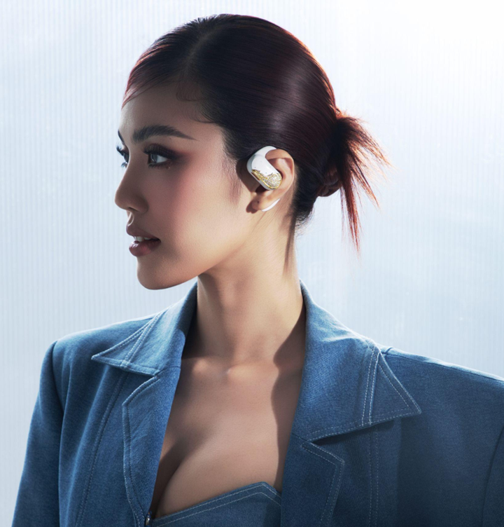 Tai nghe Vertu Crush Series nổi bật như món trang sức thời thượng.