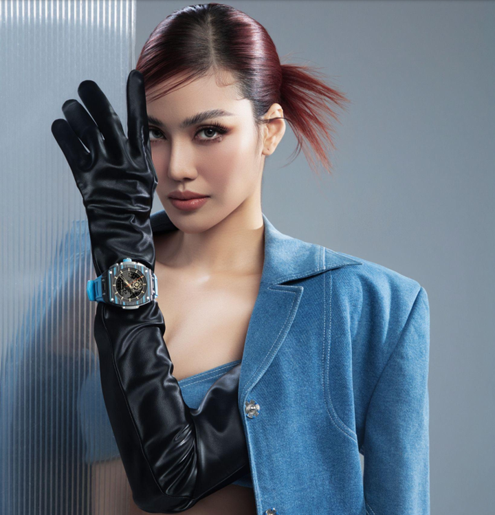 Đại sứ Vertu tại Việt Nam cùng Vertu Grand Watch: Tinh tế, cổ điển và khác biệt.