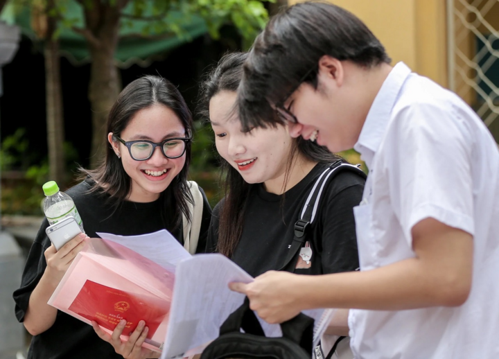 Hơn 200 trường đại học trên cả nước đã công bố điểm sàn xét tuyển 2025. (Ảnh minh hoạ)