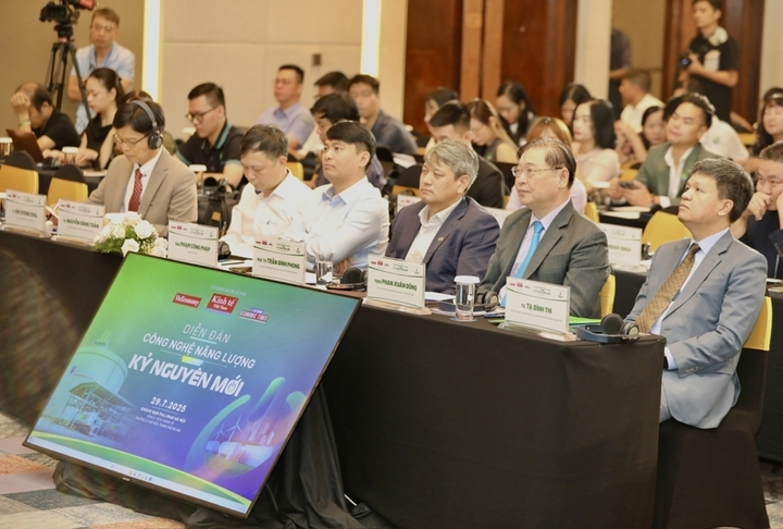 Các đại biểu tham gia tại diễn đàn.