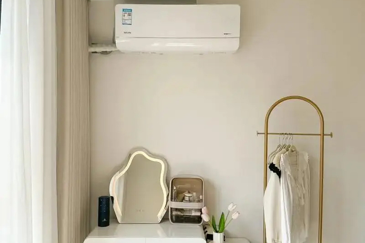 Nhiều người lo rằng nếu bật điều hòa 24/24h, máy sẽ bị mệt. (Ảnh: Sohu)