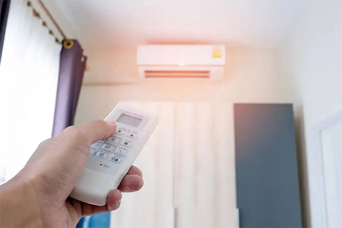 Việc tắt bật liên tục sẽ gây tốn điện nhiều hơn bạn nghĩ. (Ảnh: Sohu)