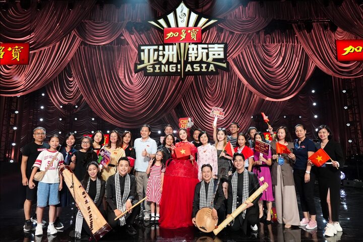 Phương Mỹ Chi thành công đem âm nhạc đậm bản sắc Việt ra quốc tế.