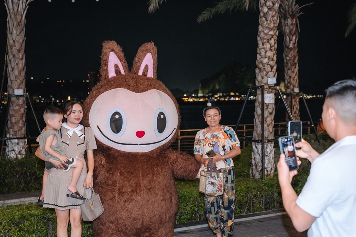 Chợ đêm Vui-Fest Ha Long.