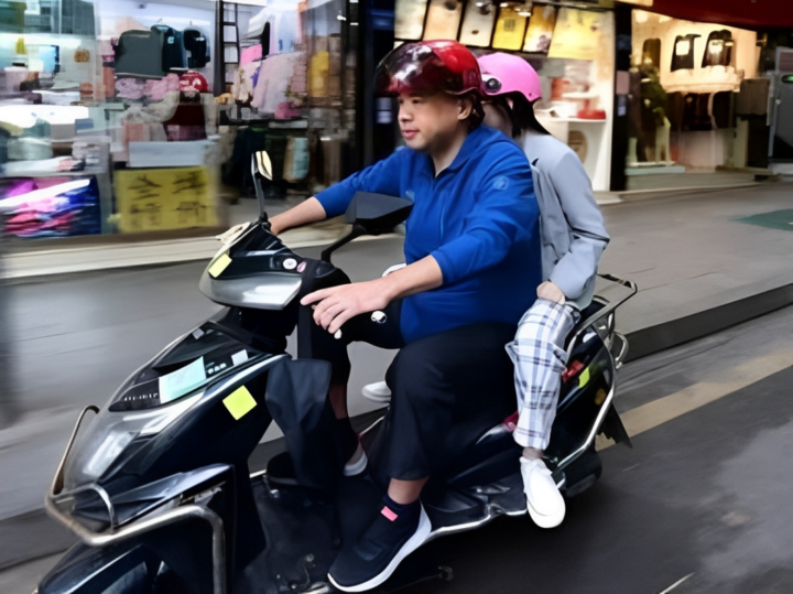 De mototaxista a fenómeno de internet, Du Duong ha revolucionado la comunidad china de internet con su enorme formación. (Foto: Baidu)