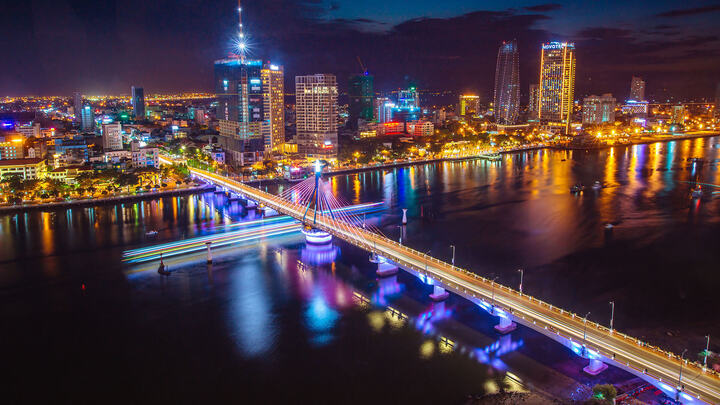 Cầu quay sông Hàn là biểu tượng của Đà Nẵng. (Ảnh: Danangfantasticity)