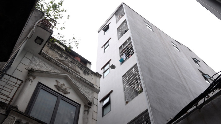 Nhiều khu chung cư mini nằm sau trong các ngõ nhõ tại Hà Nội. (Ảnh: Thanh Trà)