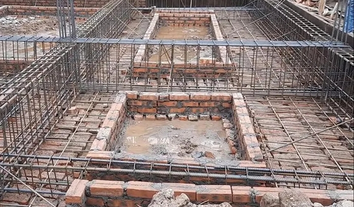 Xây nhà 2 tầng nên chọn móng băng hay móng cọc?