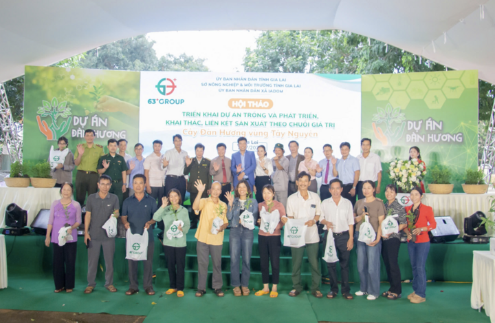 Cây đàn hương của giá trị kinh tế và cuộc sống.