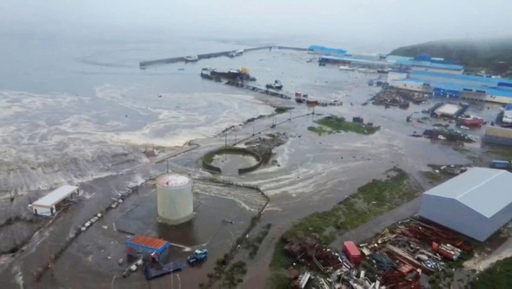 Sóng thần tràn vào khu vực Severo-Kurilsk, tỉnh Sakhalin của Nga sau trận động đất mạnh 8,8 độ ngoài khơi bán đảo Kamchatka, ngày 30/7/2025. (Ảnh: Cơ quan Khảo sát Địa vật lý Nga)