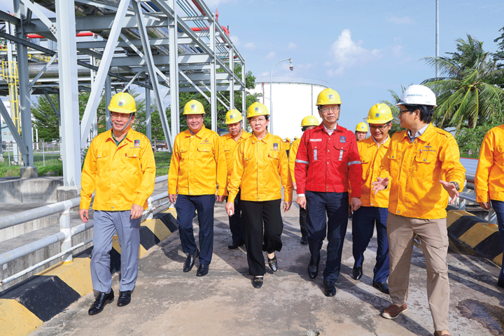 Đoàn công tác của Đảng ủy Chính phủ khảo sát hoạt động mô hình tổ chức Đảng tại Petrovietnam.