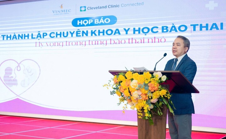 PGS.TS.BS Phạm Bá Nha - Giám đốc Trung tâm Sức khoẻ Phụ Nữ (Vinmec Times City) - phát biểu tại buổi lễ ra mắt chuyên khoa Y học Bào thai.