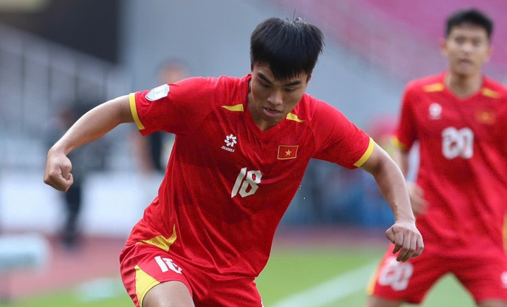 Công Phương chơi rất tự tin.