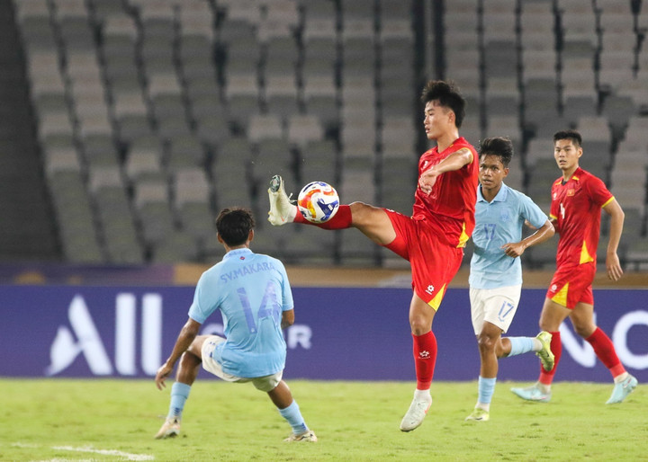 U23 Việt Nam phối hợp tấn công chưa tốt.