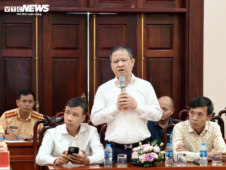 Ông Nguyễn Công Hùng (Giám đốc Công ty Mai Linh Hà Nội) nêu ý kiến.