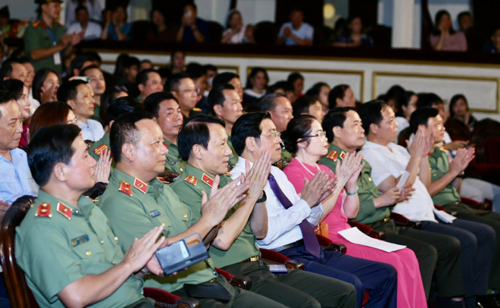 ប្រតិភូចូលរួមកម្មវិធី។ (រូបថត៖ Nguyen Binh)