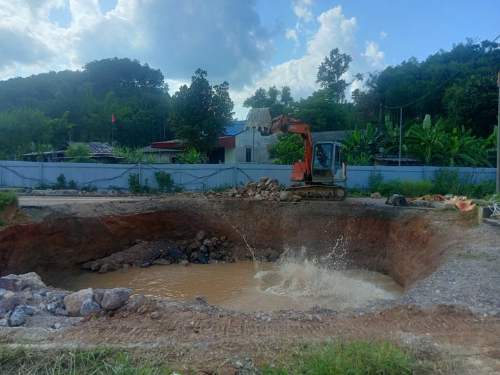 Việc lấp "hố tử thần" được dự kiến hoàn thành trước 31/8/2025.