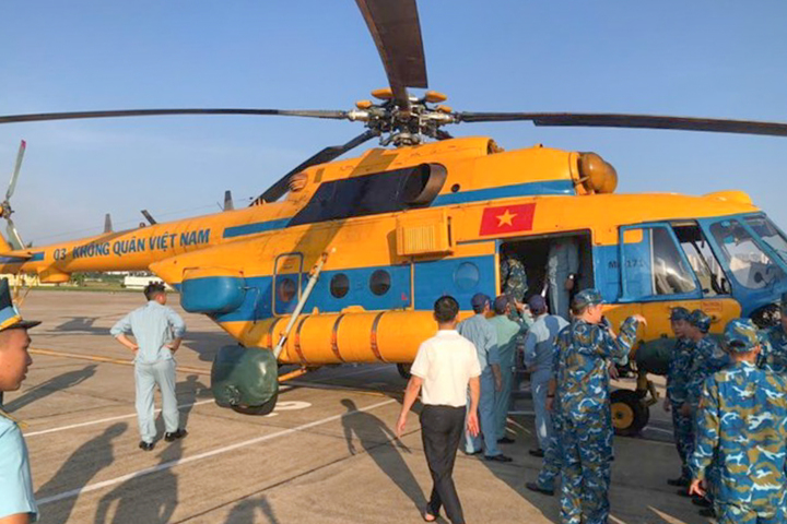 Bộ Quốc phòng điều động máy bay vận chuyển hàng cứu trợ cho tỉnh Điện Biên. (Ảnh: Cục Cứu hộ - Cứu nạn)