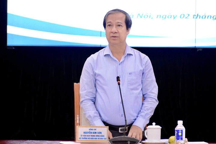 រដ្ឋមន្ត្រីក្រសួងអប់រំ និងបណ្តុះបណ្តាល លោក Nguyen Kim Son ថ្លែងមតិក្នុងសិក្ខាសាលា។