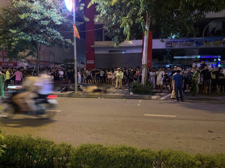 Hiện trường vụ tai nạn đêm 2/8.