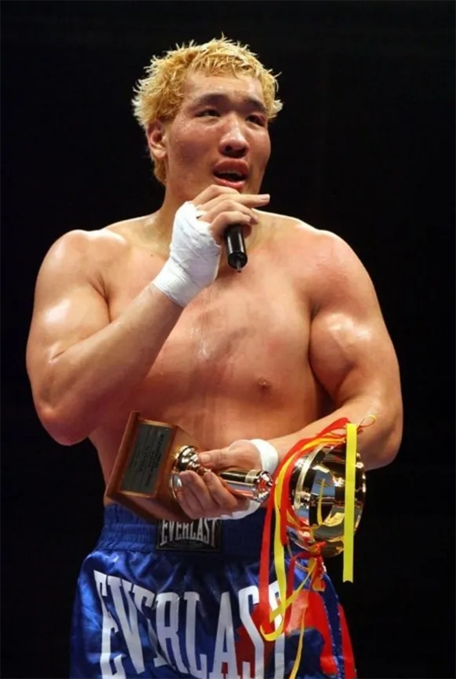 Choi Hong-man cao hơn 2m