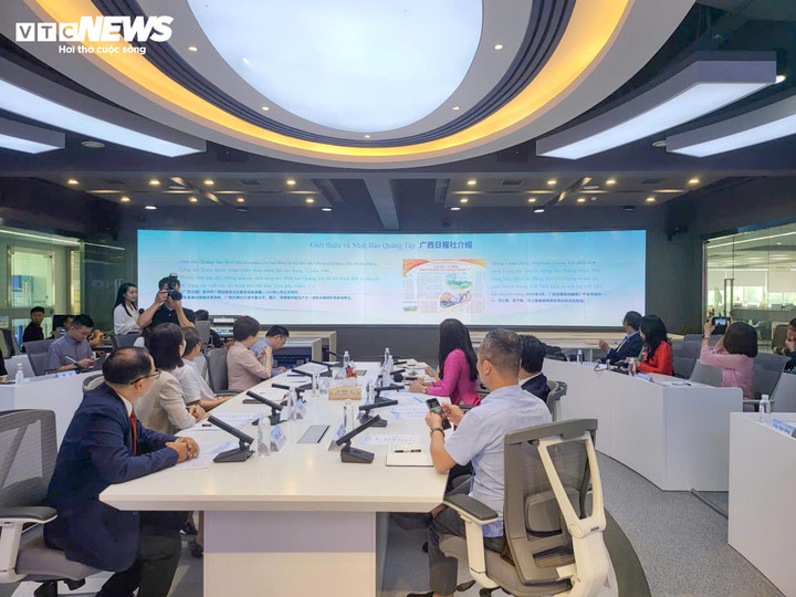 Đoàn báo chí chủ lực Việt Nam thăm, làm việc tại Trung Quốc - 7