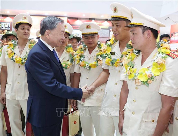 Tổng Bí thư Tô Lâm và các đại biểu. (Ảnh: Thống Nhất/TTXVN)