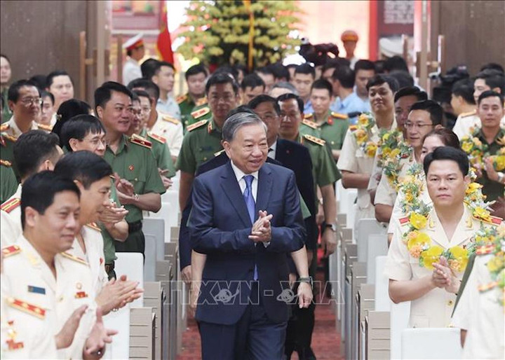 Tổng Bí thư Tô Lâm đến dự gặp mặt các điển hình tiên tiến dự Đại hội thi đua "Vì An ninh tổ quốc" lần thứ IX. (Ảnh: Thống Nhất/TTXVN)