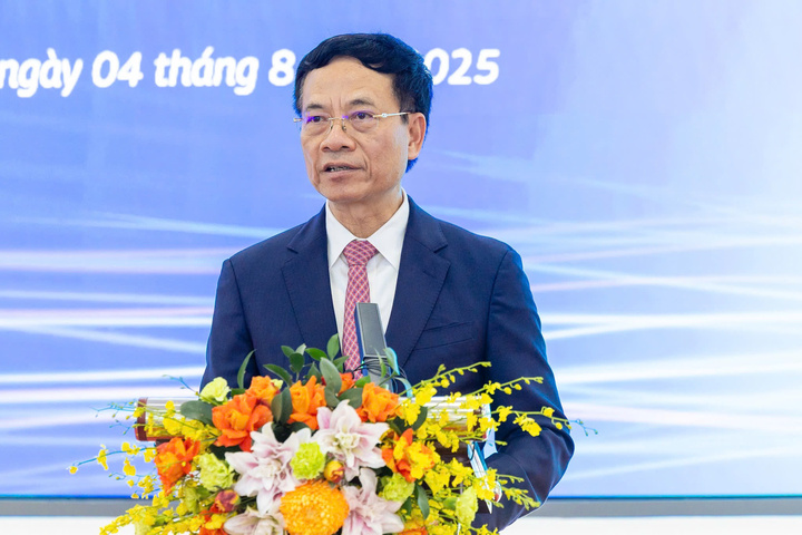 Le ministre des Sciences et de la Technologie, Nguyen Manh Hung, s'exprime lors de l'événement. (Photo : VNPT)