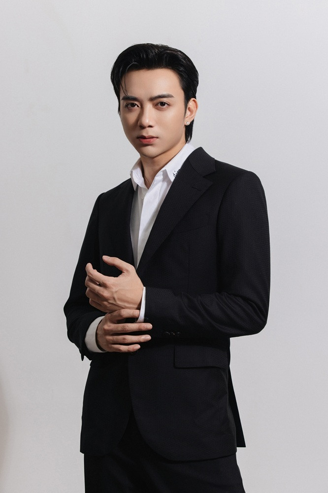 SOOBIN và Hòa Minzy mang âm nhạc Việt thăng hoa trên sân khấu 8Wonder 2025 - 1