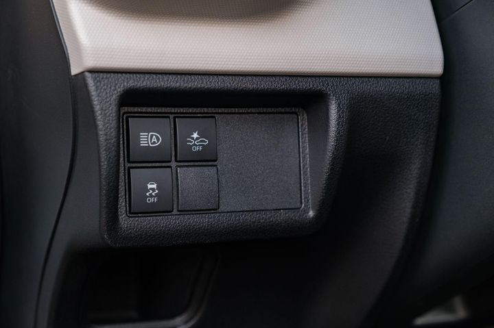 Veloz Cross tiếp tục được giảm đến 66 triệu đồng trong tháng 8 - 4