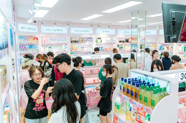 Người dùng đòi hỏi thông tin rõ ràng trước khi mua hàng.