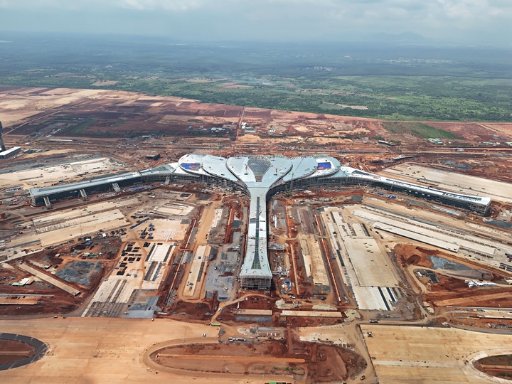 Đề xuất chuyển tất cả chuyến bay quốc tế từ Tân Sơn Nhất về sân bay Long Thành